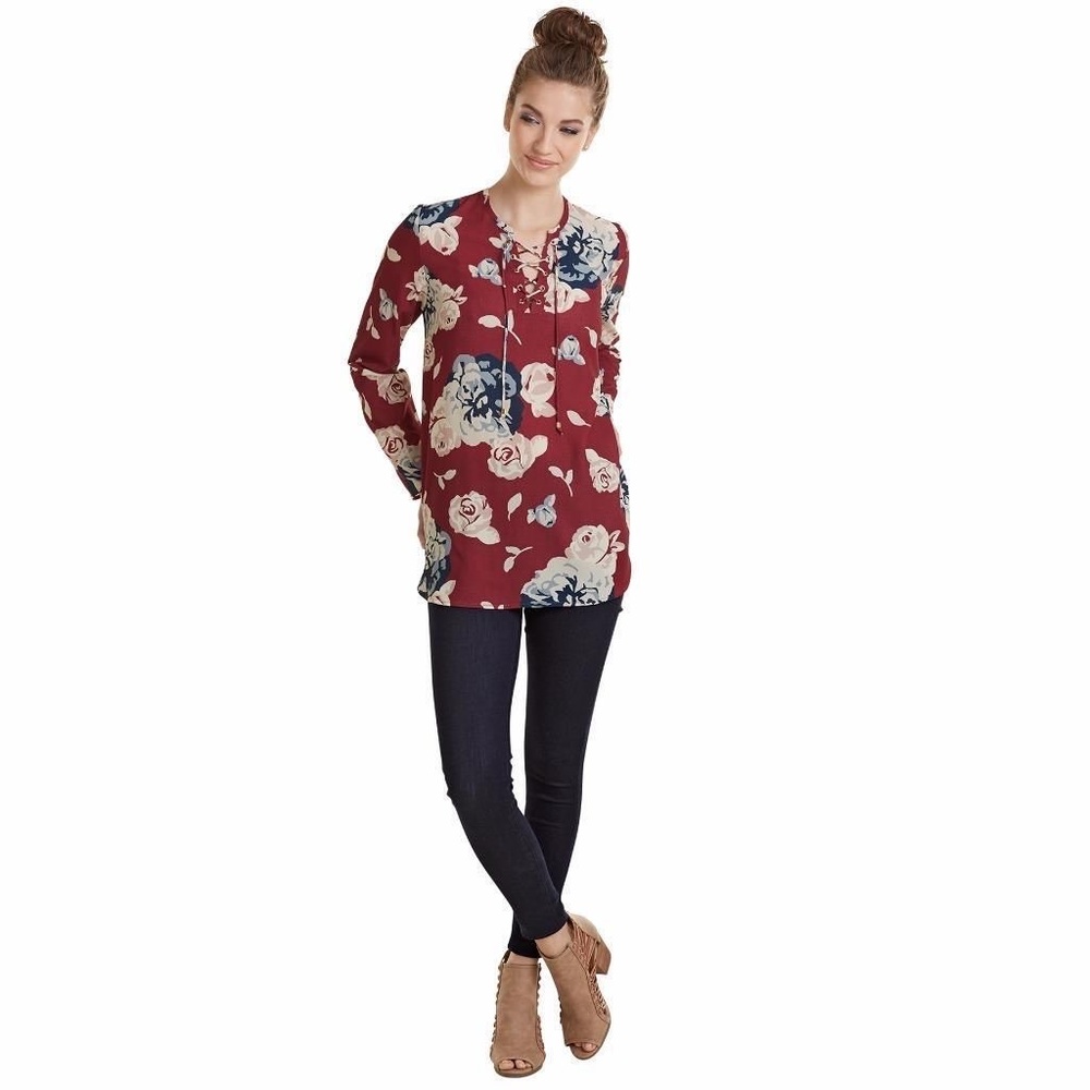 NWT! Mudpie Rosalie Lace-Up Top in Berry Floral